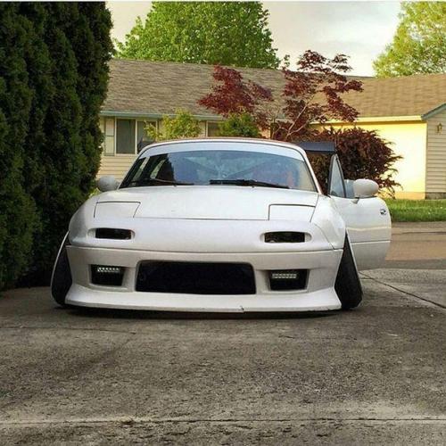 Mazda MX - 5 (Miata). 02