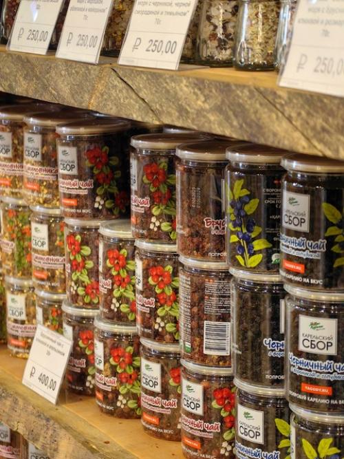 В центре Петрозаводска заскочили в суперский магазин Ягод Карелии. 05