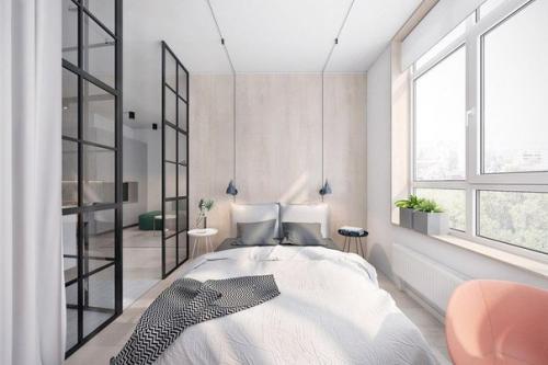 Основные особенности проекта - организация спальни около большого окна и необычное зонирование. 05