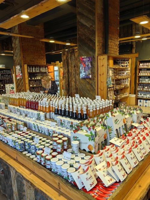 В центре Петрозаводска заскочили в суперский магазин Ягод Карелии. 06