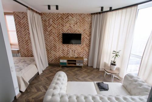 Кухня - гостиная и полноценное спальное место с легким зонированием. 06