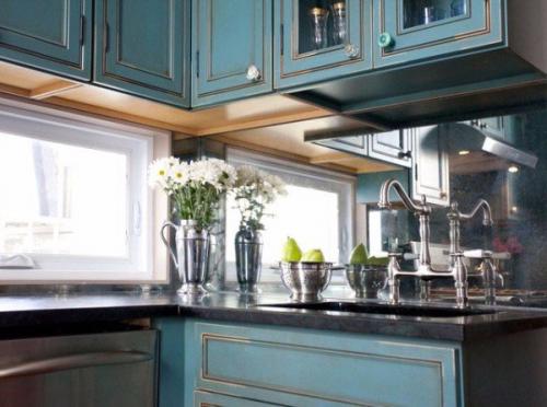 Как расположить зеркало на кухне? 01