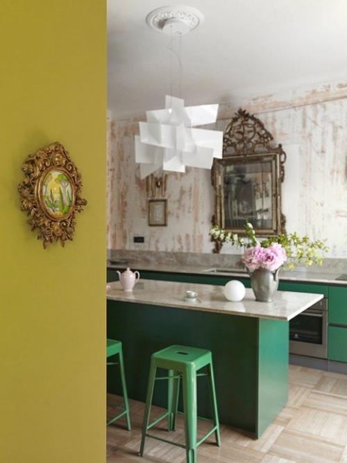 Эта квартира в Турине - настоящий калейдоскоп цветов и воспоминаний. 02