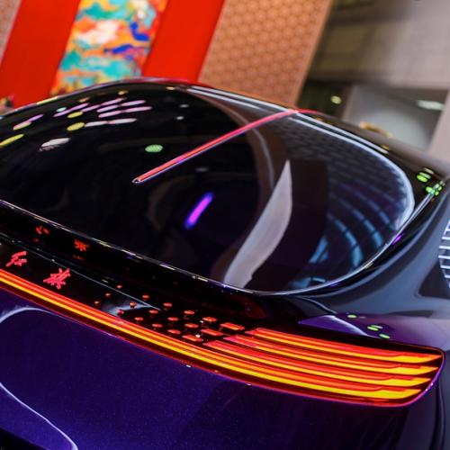 Познакомьтесь с концептом Golden Sunflower - яркой премьерой пекинского автосалона 2024, символизирующей образ будущих автомобилей Hongqi. 03