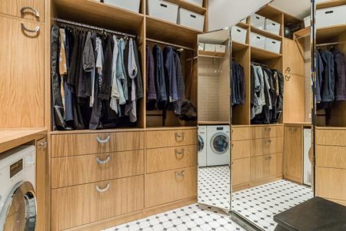 Что лучше: шкаф - купе или гардеробная? 03