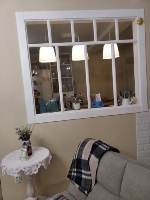 Я уже показывала квартиру моей сестры в городе, а сейчас ребята обживают квартиру в загородном доме. 08