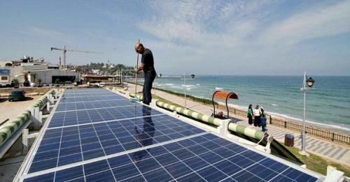 Как грузовик превратить в автономный дом, работающий на солнечных батареях. 02