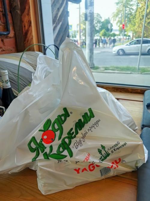 В центре Петрозаводска заскочили в суперский магазин Ягод Карелии. 08