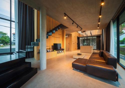 Резиденция площадью 260 квадратных метров используется в качестве дома для отдыха у пляжа в Таиланде. 03