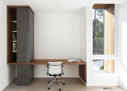 Эта небольшая скромная семейная резиденция участок с крутым склоном занимает. 08