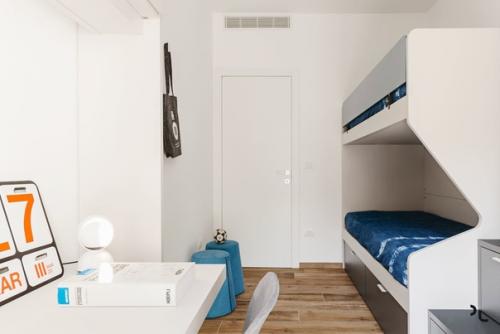 Maison des fr res Fleur: ирония и легкость с ретро - ароматом в квартире в центре итальянского города Бари // 03. 08