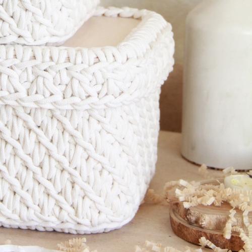 Наборы корзин, выполненные в едином стиле или в гармоничной цветовой гамме, создают ощущение порядка и завершенности. 04