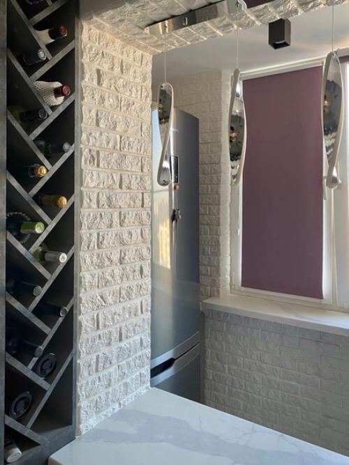 В интерьере этой квартиры для частичной отделки стен использован декоративный камень коллекции Неаполь в цвете 100. 02