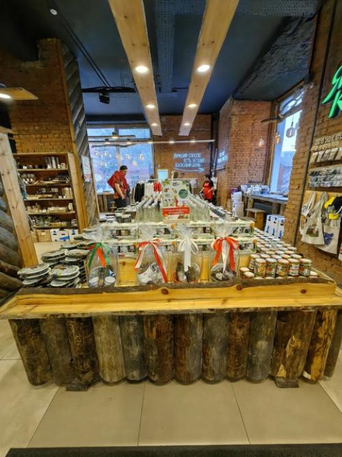 В центре Петрозаводска заскочили в суперский магазин Ягод Карелии. 01