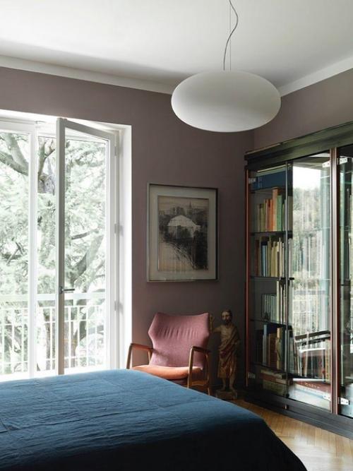 Эта квартира в Турине - настоящий калейдоскоп цветов и воспоминаний. 05