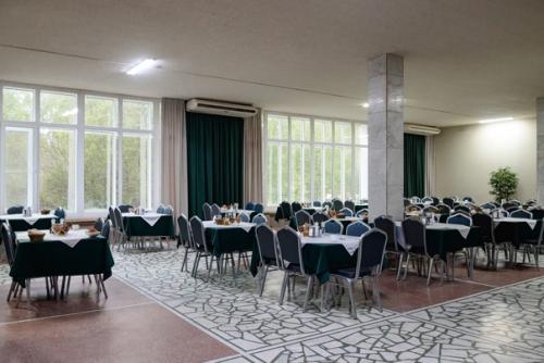 Зеленый зал питания обновился: новый взгляд на комфорт и стиль. 02