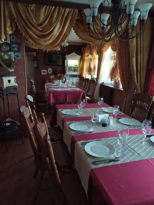 Не могу не оставить здесь фото интерьеров ресторана Старая Пристань. 02