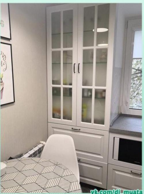 Небольшая кухня. Функциональная и уютная. 05