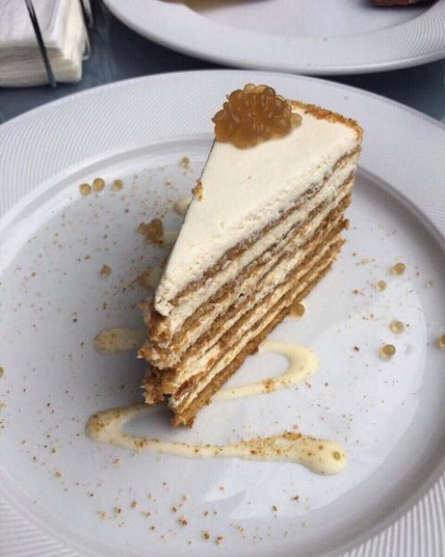 Хотелось бы оставить положительный отзыв о новом ресторане в Балаклаве на базе золотой балки. 05