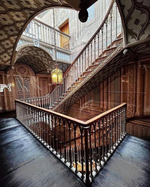 Малоизвестная достопримечательность Петергофа - дача, построенная в XIX веке для русской царицы Александры Фёдоровны. 05