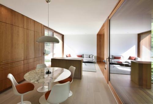 Эта небольшая скромная семейная резиденция участок с крутым склоном занимает. 05