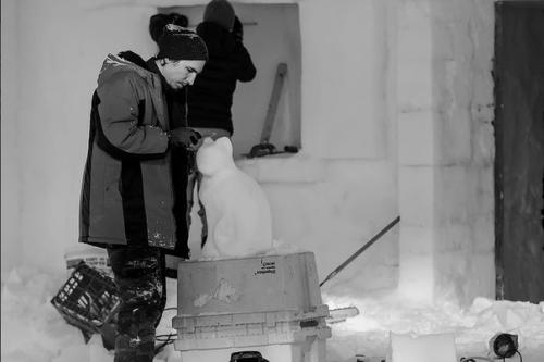 Константин Евдокимов переезжает с семьей в трехкомнатную квартиру в квартале Суходольский. 01