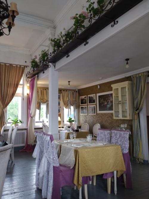 Не могу не оставить здесь фото интерьеров ресторана Старая Пристань. 09