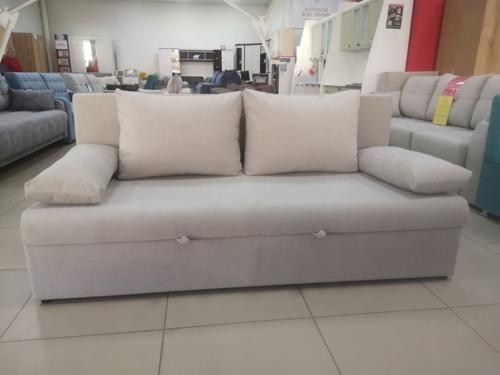 Стильный дизайн Алекса без подлокотников позволяет использовать его в различных интерьерах, от современного до классического. 01