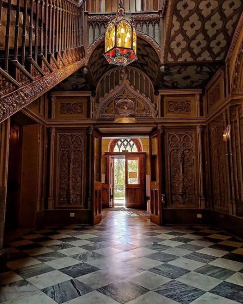 Малоизвестная достопримечательность Петергофа - дача, построенная в XIX веке для русской царицы Александры Фёдоровны. 03