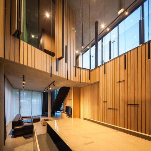 Резиденция площадью 260 квадратных метров используется в качестве дома для отдыха у пляжа в Таиланде. 02