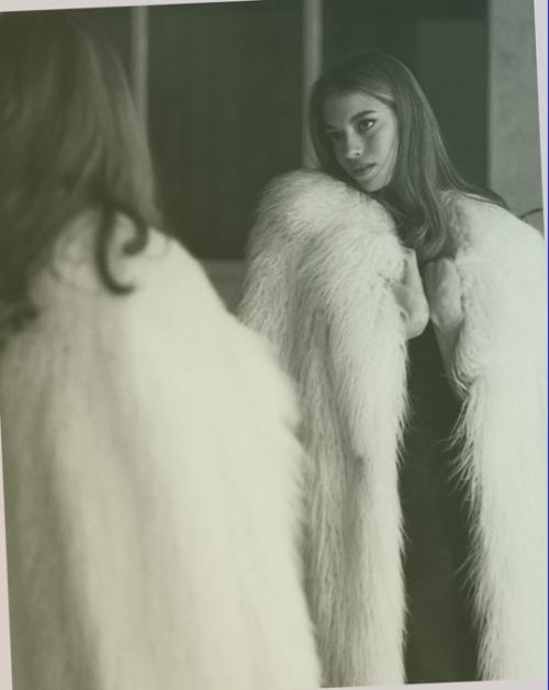 Это 14-летняя дочка веры брежневой Сара киперман. 03