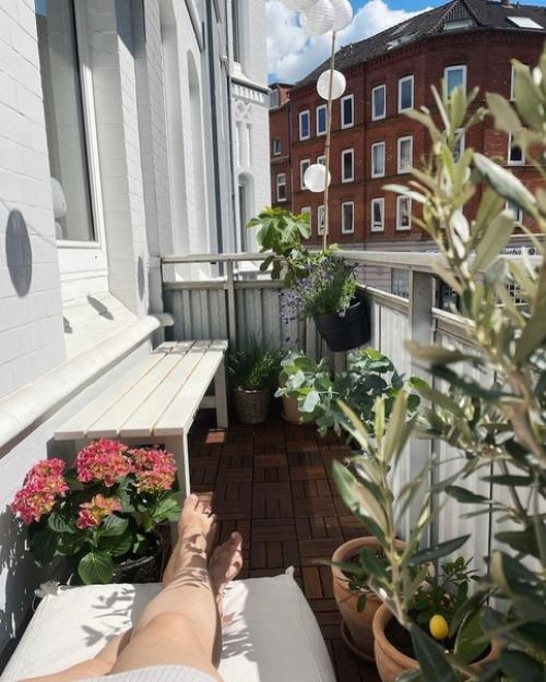 Мебель в скандинавском интерьере имеет свои характерные черты, которые делают ее узнаваемой и популярной. 07