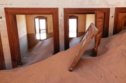 Один из самых необычных городов - призраков. 01