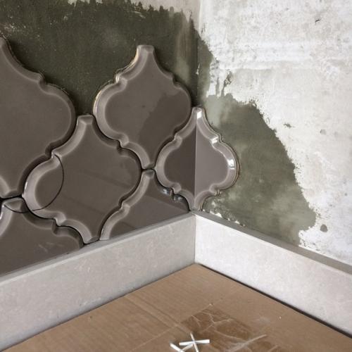 Укладка фартука на готовую кухню. 04