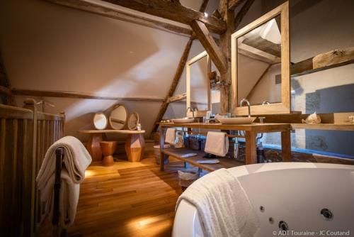 Вы знакомы ли с замком риво в Долине Луары? 03