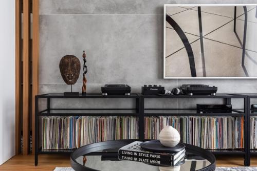 Куриный каприз.  Красотища и вкуснотища.   Ингредиенты:  Куриная грудка - 250 Грамм. Сыр твердый - 70 Грамм. 01