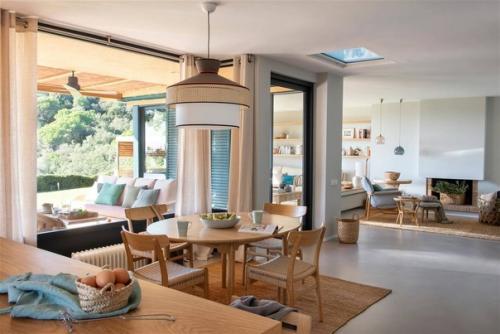 Больше света, больше уюта и наслаждение от захватывающих видов из любого уголка дома. 06