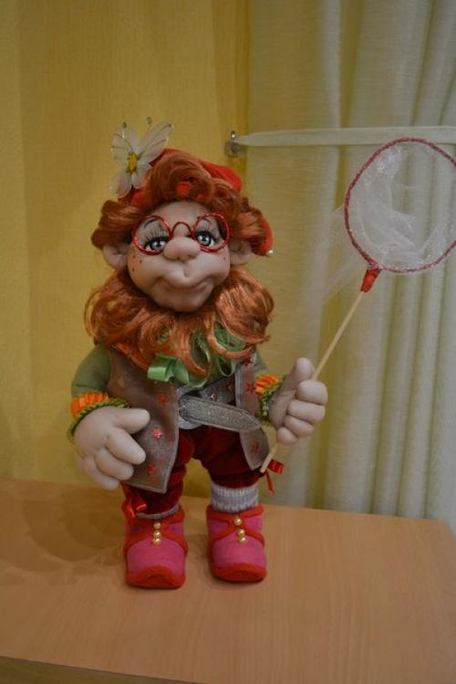 Я когда-то прочитала, что кукла - это своеобразный канал для связи и общения между нашим миром и воображаемым. 03