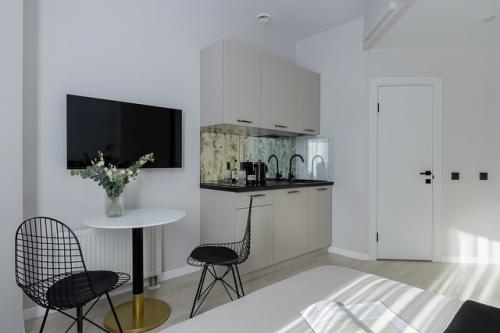 Интерьер маленькой гостевой студии всего 17 кв. 05