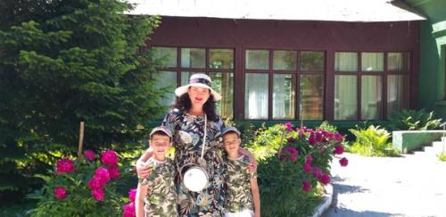 Сталинская дача на озере Рица. 01