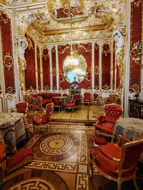 Будуар был частью покоев императрицы Марии Александровны, супруги Александра II. 01