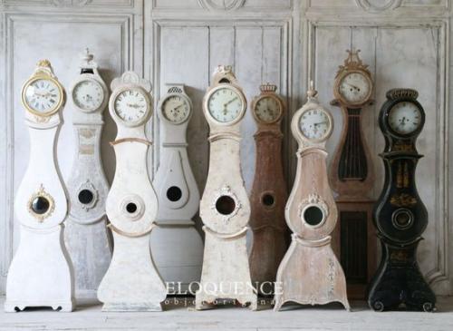 На самом деле, в сканди - интерьерах присутствуют и деревянный вариант и крашеный - крашенного варианта даже больше. 01