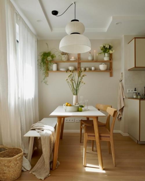 Приятные бежевые оттенки и теплые акценты из дерева в интерьере современнооо дома. 02