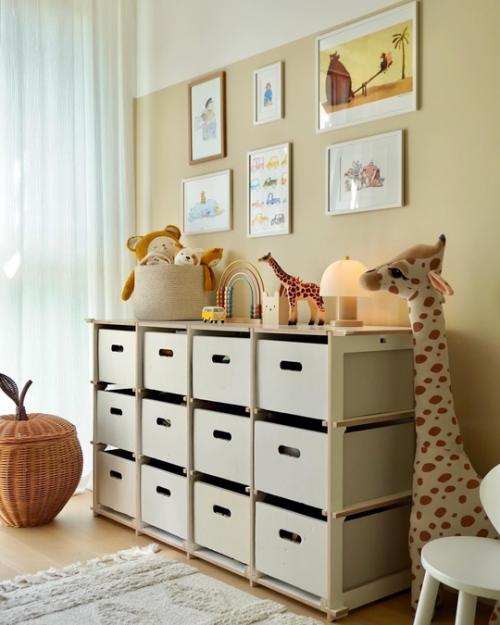 Приятные бежевые оттенки и теплые акценты из дерева в интерьере современнооо дома. 04