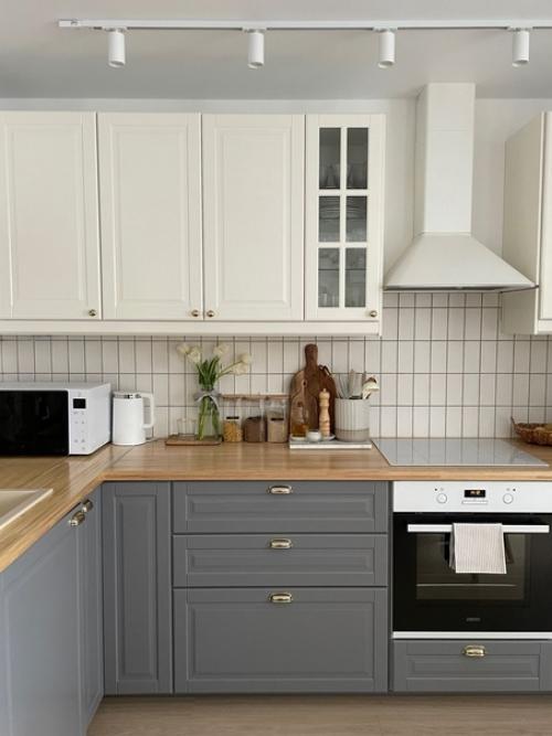 Уютная кухня - гостиная в скандинавском стиле, оформленная без помощи профессионального дизайнера. 01