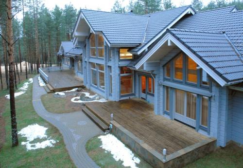 Шикарный загородный дом Palatsi от финской компании Honka. 04