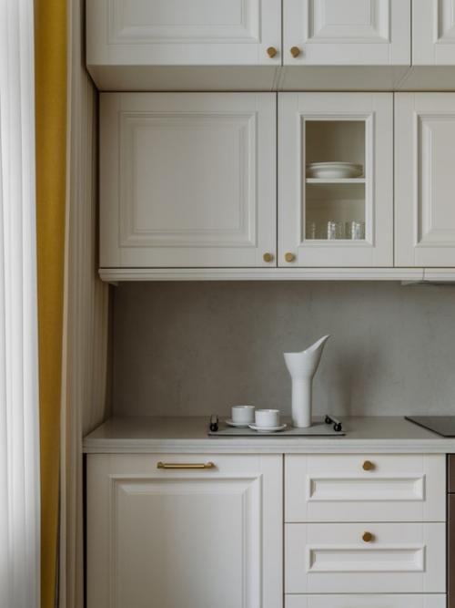 Реализованный классический интерьер квартиры, площадью 75, 5 кв. 02