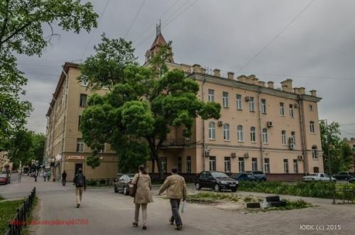 Дом с Павлином. 01