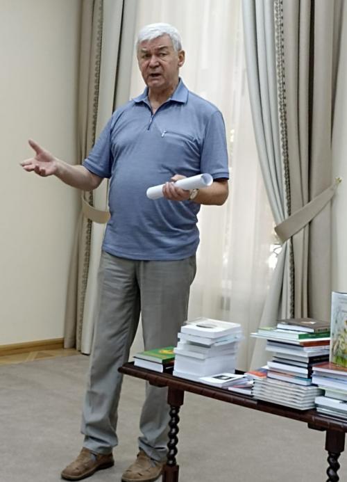 Большая презентация новых книг союза писателей России открыла новый сезон в литературной гостиной Парк Культуры. 08