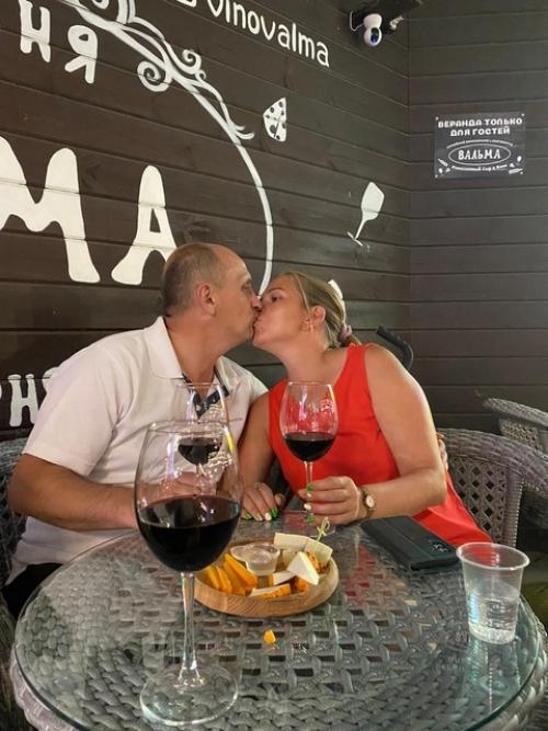 Посетили азиатскую кухню, грузинскую, морской ресторан, и конечно пивной паб. 05